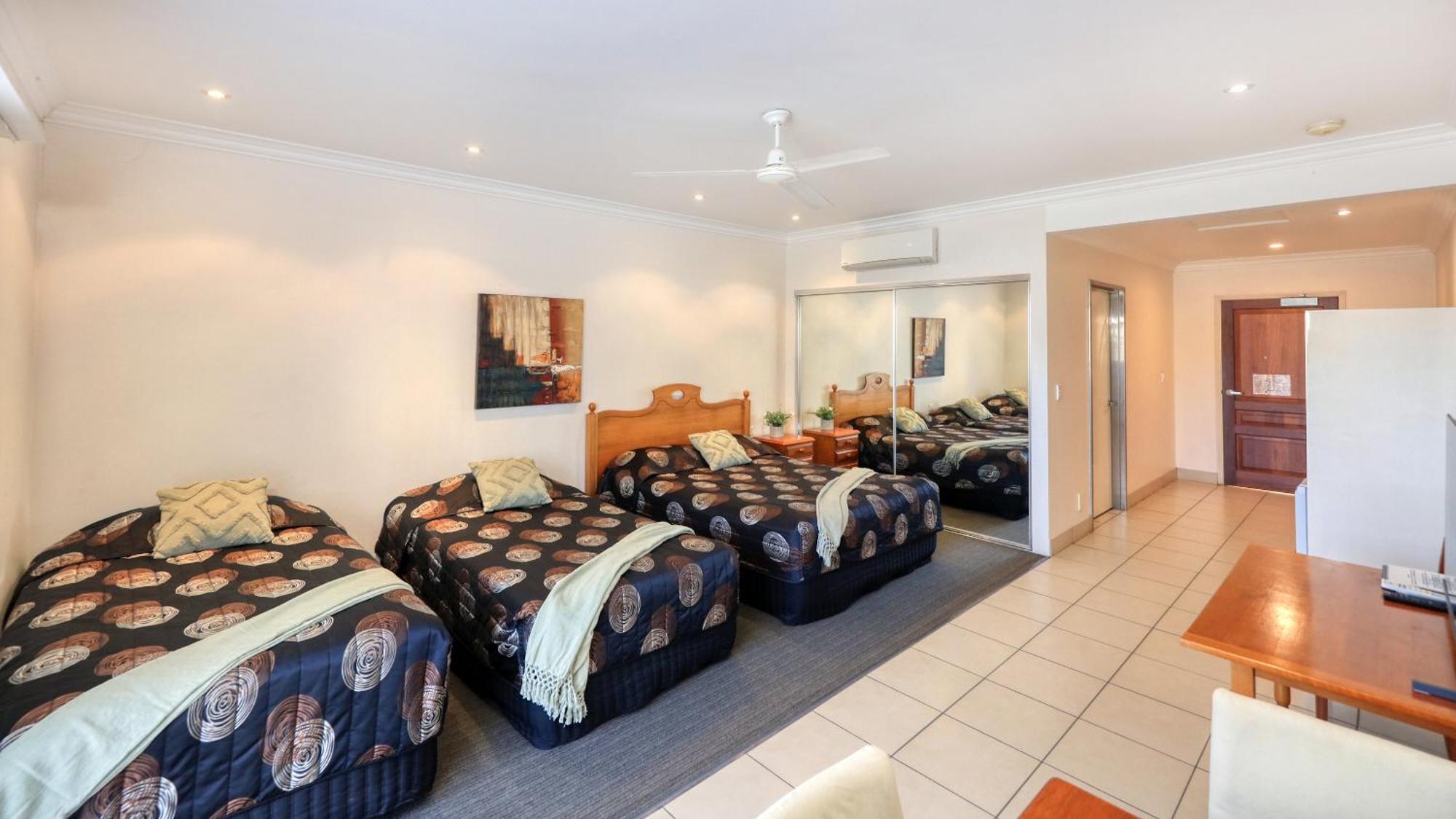 Motel Gardens & 4*