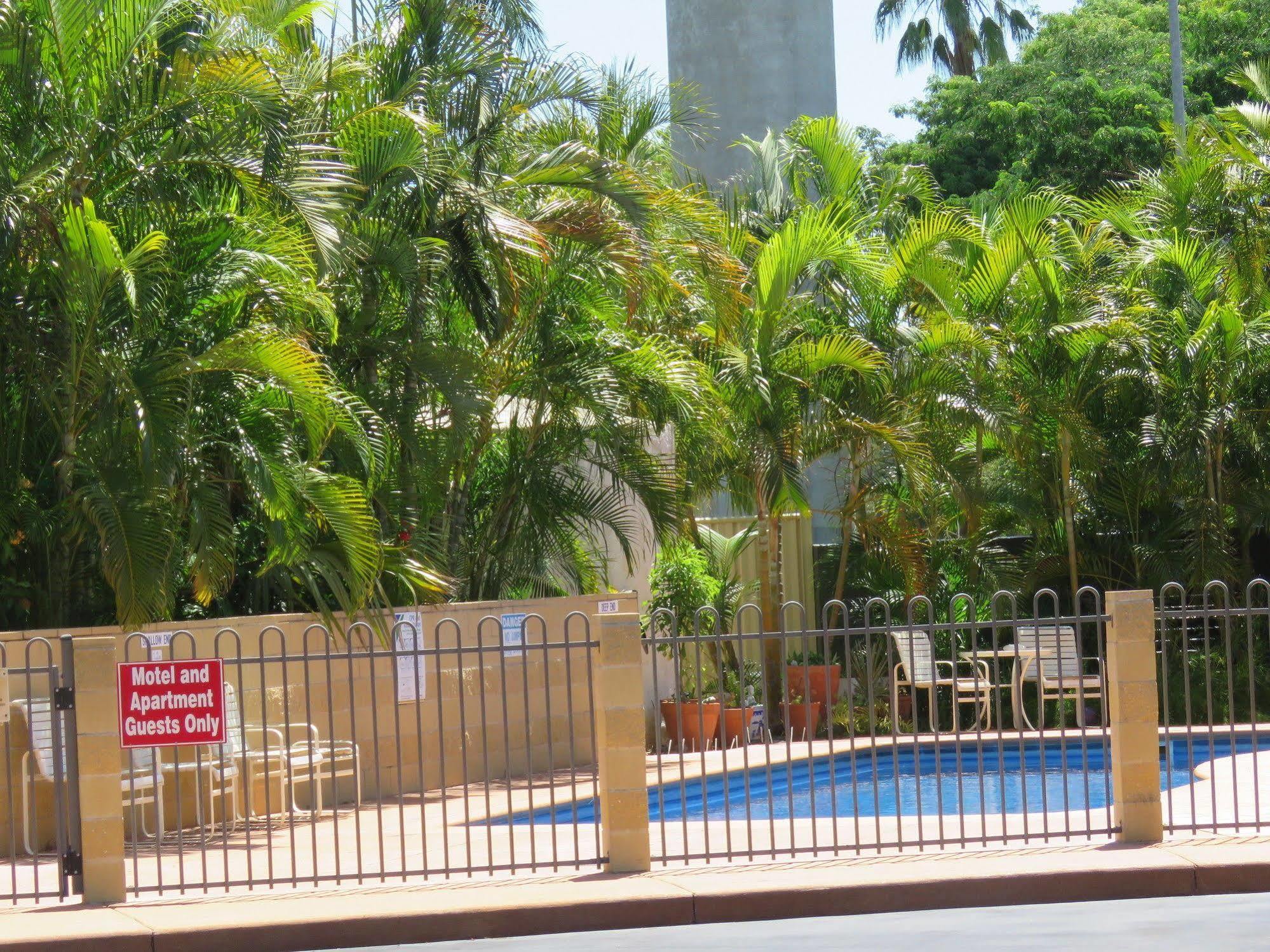 Motel Gardens & Emerald